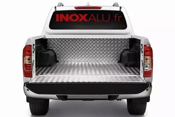 Tôle alu damier de chez inoxalu.fr , idéale pour protection de plateau de 4 x 4