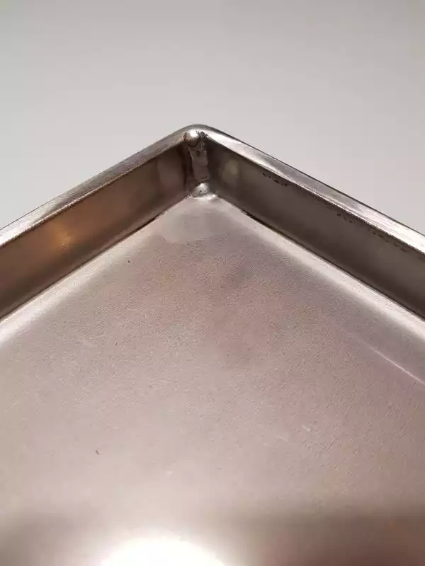 Plancha inox 4 rebords ep 4mm trou devant à gauche