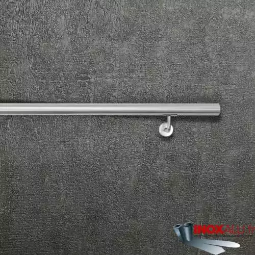 Main courante inox 304L 1 à 3m avec embouts plats et supports fixes